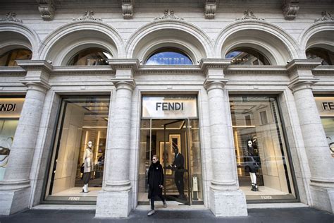 negozi borse fendi roma|palazzo fendi roma.